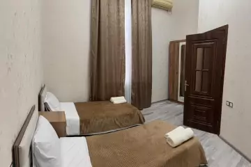 Aylıq Kirayə Köhnə Tikili Mərkəzdə