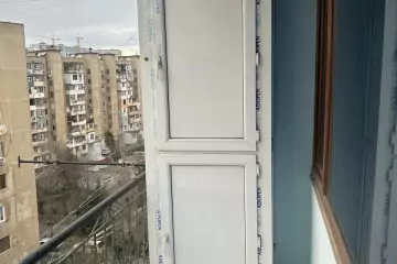 Satılır Köhnə Tikili Elmler Akademiyasıda