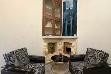 Aylıq Kirayə Köhnə Tikili Mərkəzdə