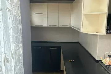 Satılır Köhnə Tikili Elmler Akademiyasıda