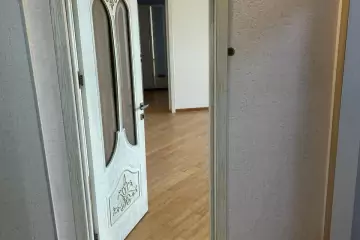 Satılır Köhnə Tikili Elmler Akademiyasıda