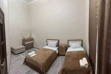 Aylıq Kirayə Köhnə Tikili Mərkəzdə