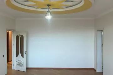 Satılır Köhnə Tikili Elmler Akademiyasıda