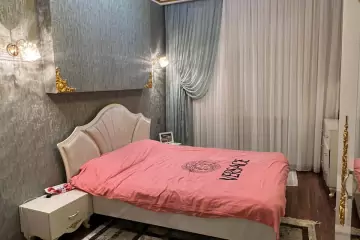 Satılır Bağ Evi Novxanıda