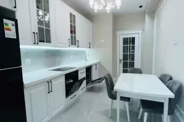 Satılır Yeni Tikili Elmler Akademiyasıda