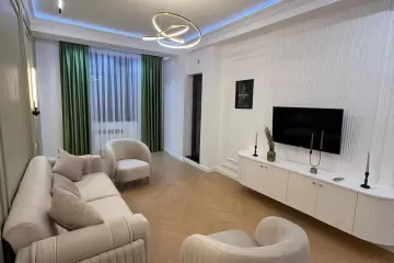 Satılır Yeni Tikili Heydər əliyev Mərkəzində