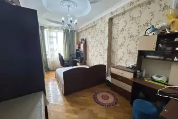 Satılır Yeni Tikili 4-cü Mikrorayonda