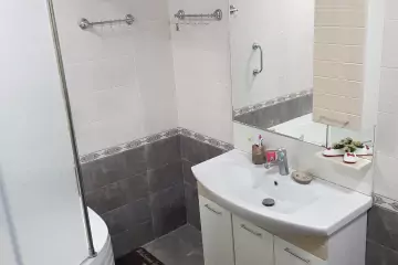 Satılır Yeni Tikili 8-ci Kilometrdə