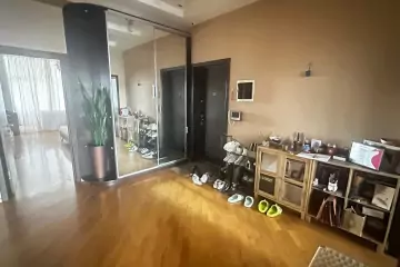 Satılır Yeni Tikili Heydər əliyev Mərkəzində