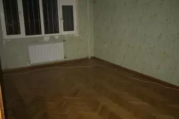 Satılır Köhnə Tikili 8-ci Kilometrdə