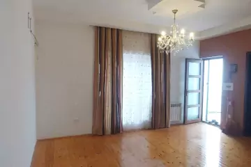 Satılır Həyət Evi Qalada