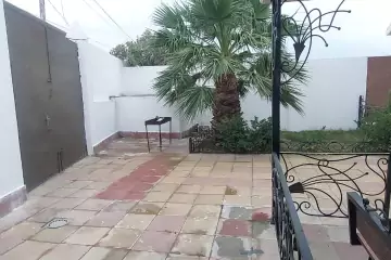 Satılır Həyət Evi Qalada
