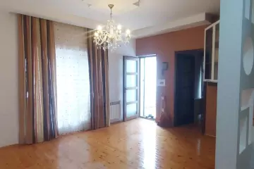 Satılır Həyət Evi Qalada