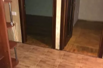 Satılır Köhnə Tikili 8-ci Kilometrdə