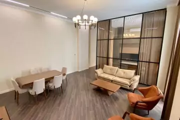 Satılır Yeni Tikili Ağ şəhər Kompleksində