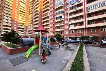 Satılır Yeni Tikili 8-ci Mikrorayonda