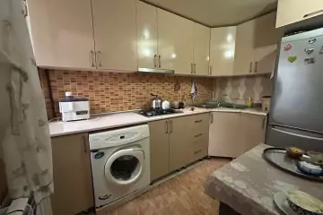 Satılır Köhnə Tikili İzmir Parkı