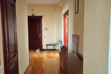Satılır Yeni Tikili Azərbaycan Dillər Universitetində
