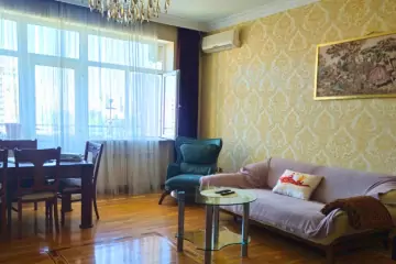 Satılır Yeni Tikili Azərbaycan Dillər Universitetində