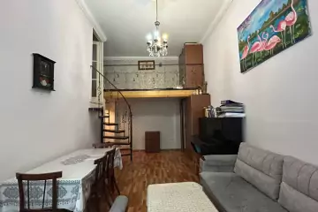 Satılır Köhnə Tikili İzmir Parkı