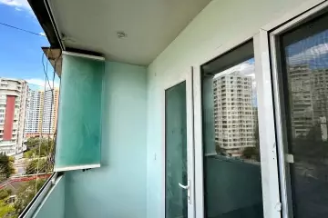 Satılır Köhnə Tikili 9-cu Mikrorayonda