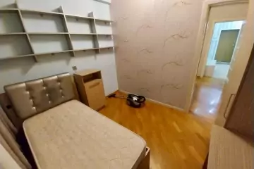 Satılır Yeni Tikili 8-ci Mikrorayonda