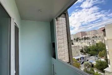 Satılır Köhnə Tikili 9-cu Mikrorayonda