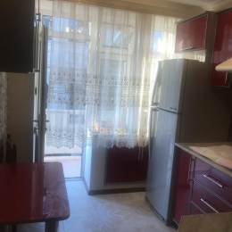 Satılır 3 otaqlı Köhnə Tikili 75 m², Sahil bağı