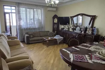 Satılır Yeni Tikili Həsən əliyev (keçmiş İnqilab)da