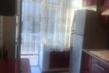 Satılır Köhnə Tikili Sahil Bağıda