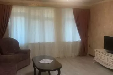 Satılır Köhnə Tikili Sahil Bağıda