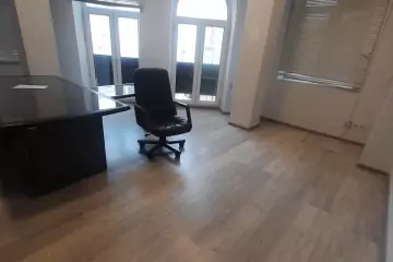 Aylıq Kirayə Ofis İçərişəhərdə