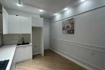 Satılır Yeni Tikili Heydər əliyev Mərkəzində