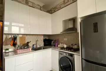 Satılır Yeni Tikili 8-ci Kilometrdə