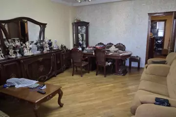 Satılır Yeni Tikili Həsən əliyev (keçmiş İnqilab)da