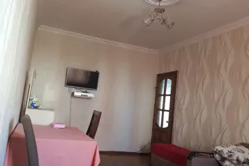 Satılır Köhnə Tikili 8-ci Kilometrdə