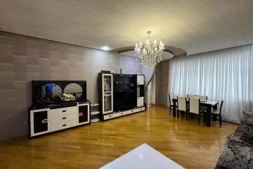 Satılır Yeni Tikili Elmler Akademiyasıda
