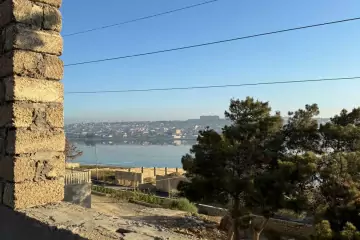 Satılır Villa Bakıxanovda