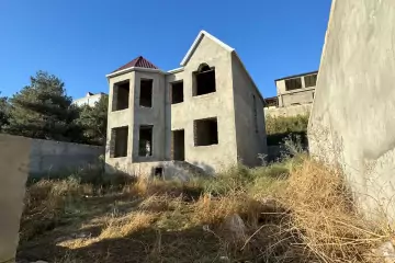 Satılır Villa Bakıxanovda