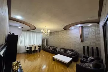 Satılır Yeni Tikili Elmler Akademiyasıda