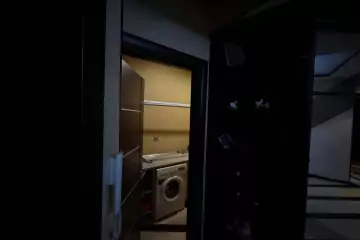 Satılır Yeni Tikili Elmler Akademiyasıda
