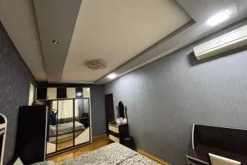 Satılır Yeni Tikili Elmler Akademiyasıda