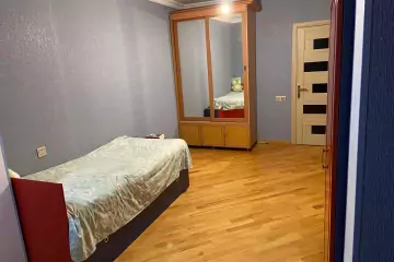 Satılır Köhnə Tikili Bakıda