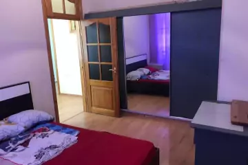 Satılır Yeni Tikili Elmler Akademiyasıda