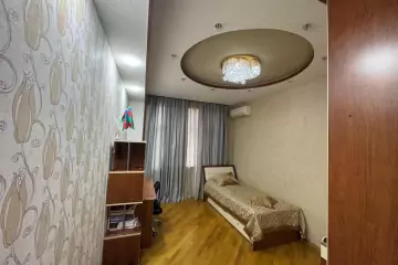 Satılır Yeni Tikili Elmler Akademiyasıda
