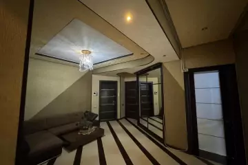 Satılır Yeni Tikili Elmler Akademiyasıda