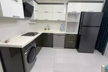 Satılır Yeni Tikili Bakı Kinoteatrıda
