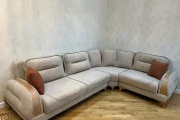 Satılır Yeni Tikili Bakı Kinoteatrıda