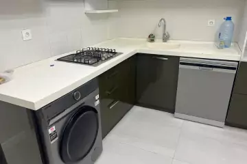 Satılır Yeni Tikili Bakı Kinoteatrıda