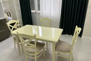 Satılır Yeni Tikili Bakı Kinoteatrıda